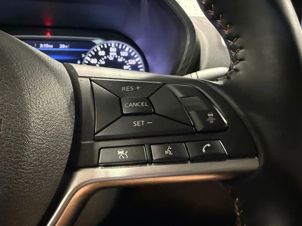 Used 2025 White Nissan SR image 19