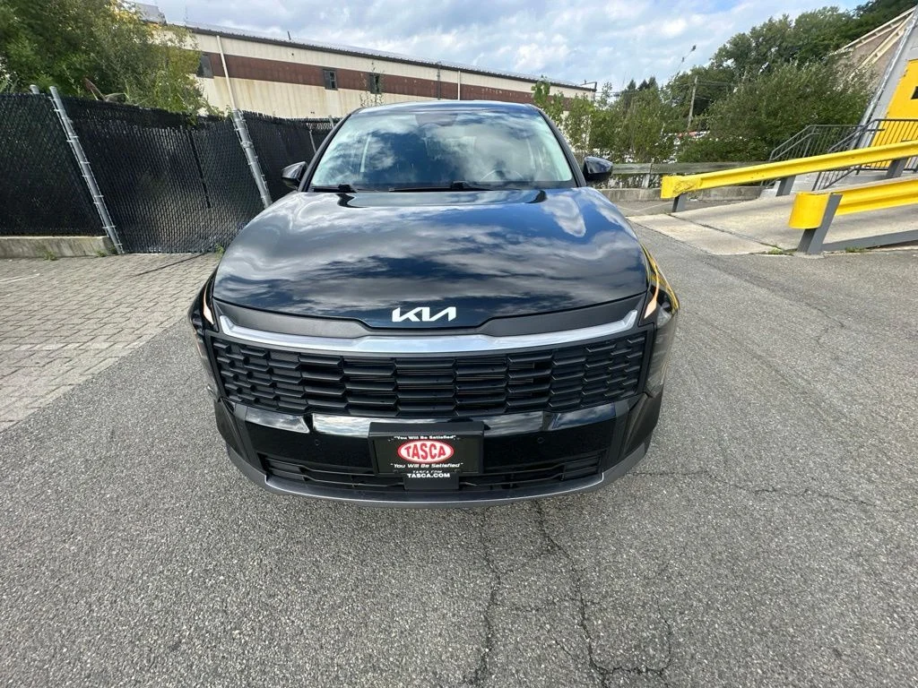 Used 2026 Black Kia LX image 7