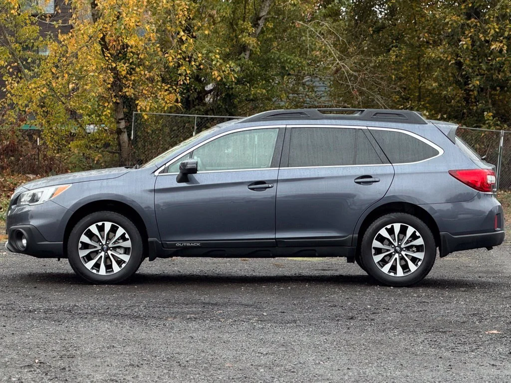 Used 2016 Carbide Gray Metallic Subaru 3.6R image 4