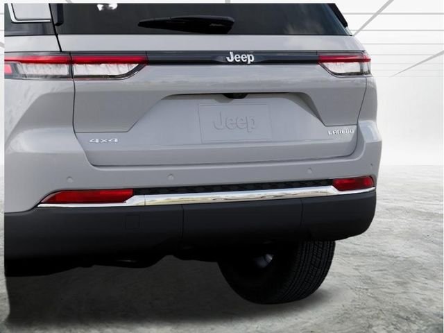 New 2026 Bright White Clear-Coat Exterior Paint Jeep Laredo X image 14