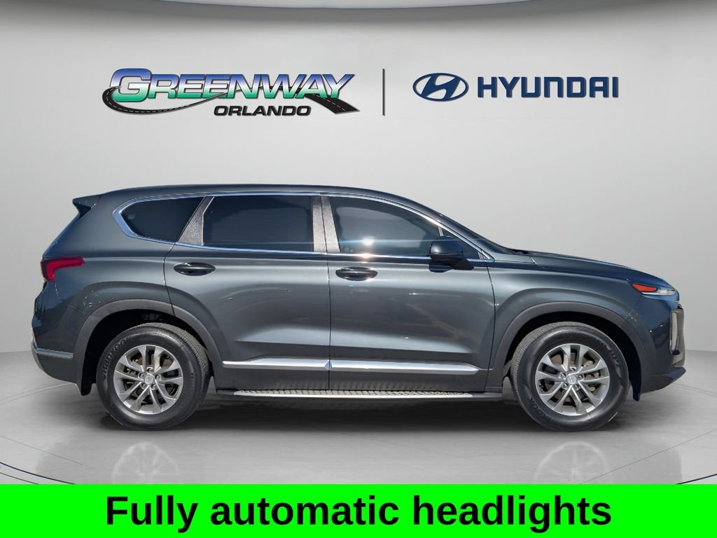 Used 2020 Green Hyundai SE image 9