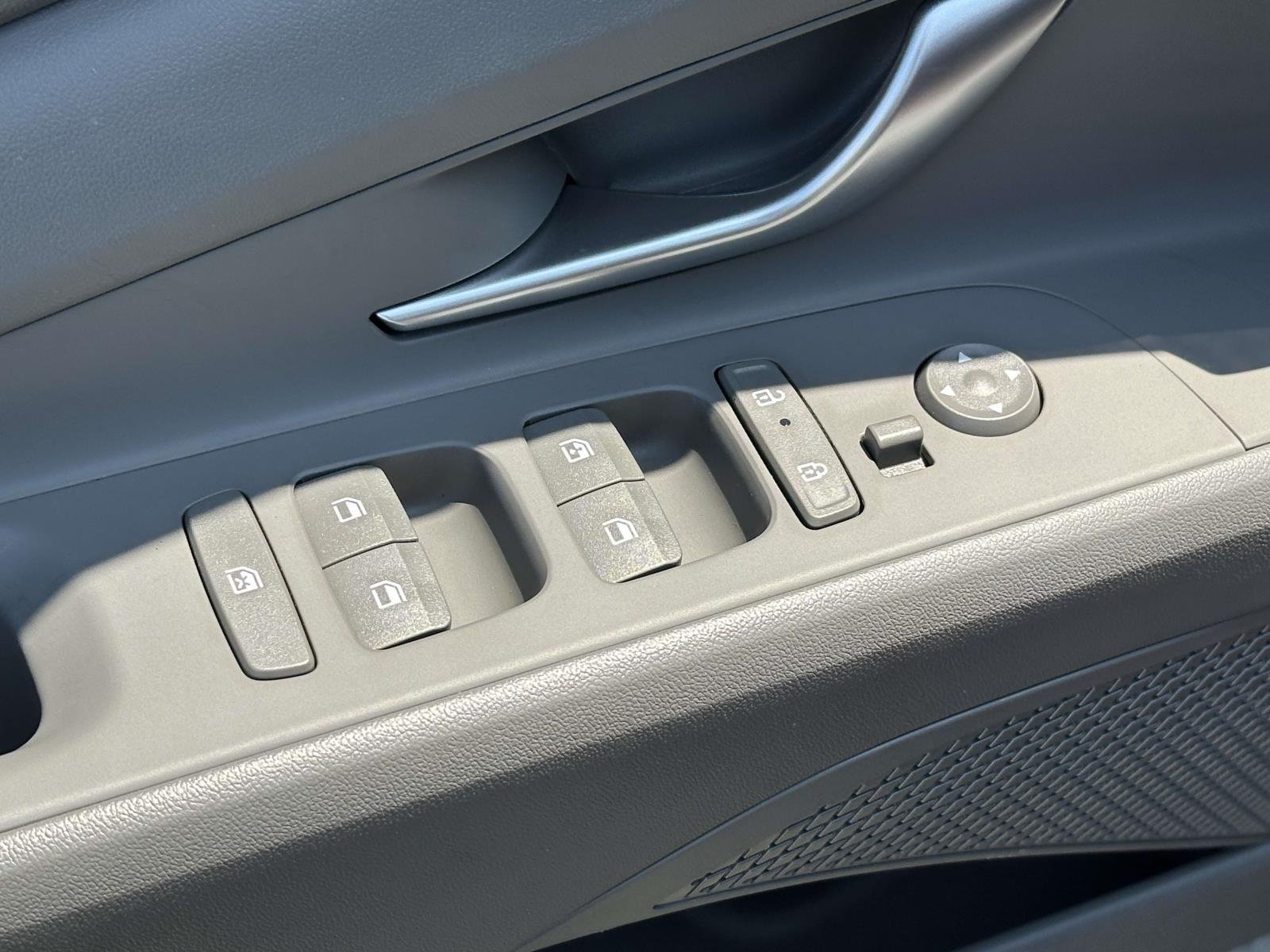 Used 2024 Red Hyundai SEL image 15