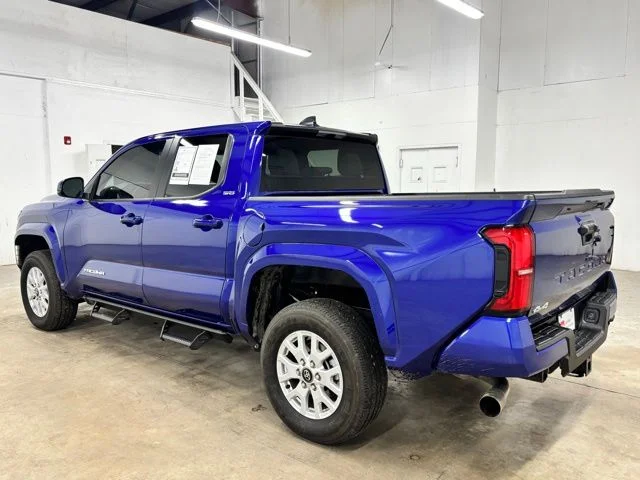 Used 2025 Blue Toyota SR5 image 5