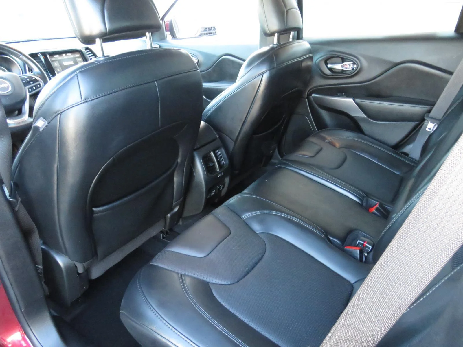 Used 2021 Velvet Red Pearlcoat Jeep Limited image 25