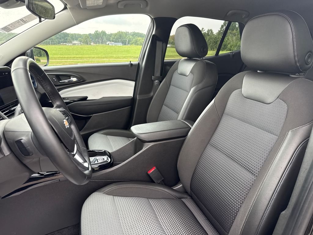 Used 2025 Black Chevrolet LT image 11