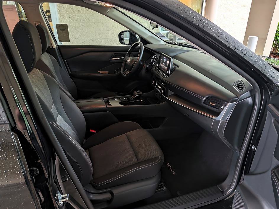 Used 2025 Super Black Nissan SV image 24