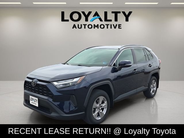 Used 2023  Toyota XLE image 1