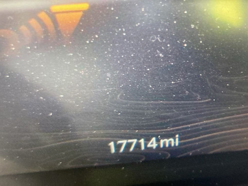 Used 2024 Gray Jeep Altitude image 13