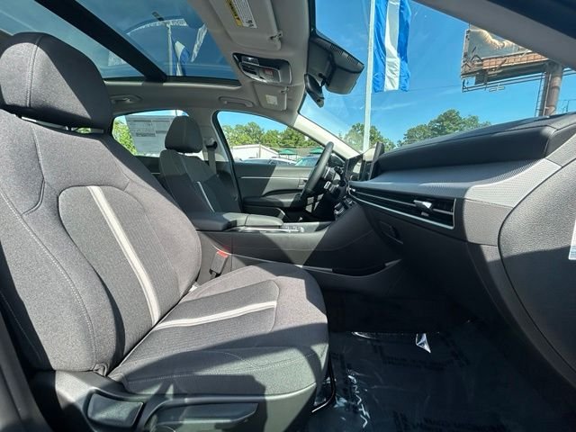 New 2026 Black Hyundai SEL image 10