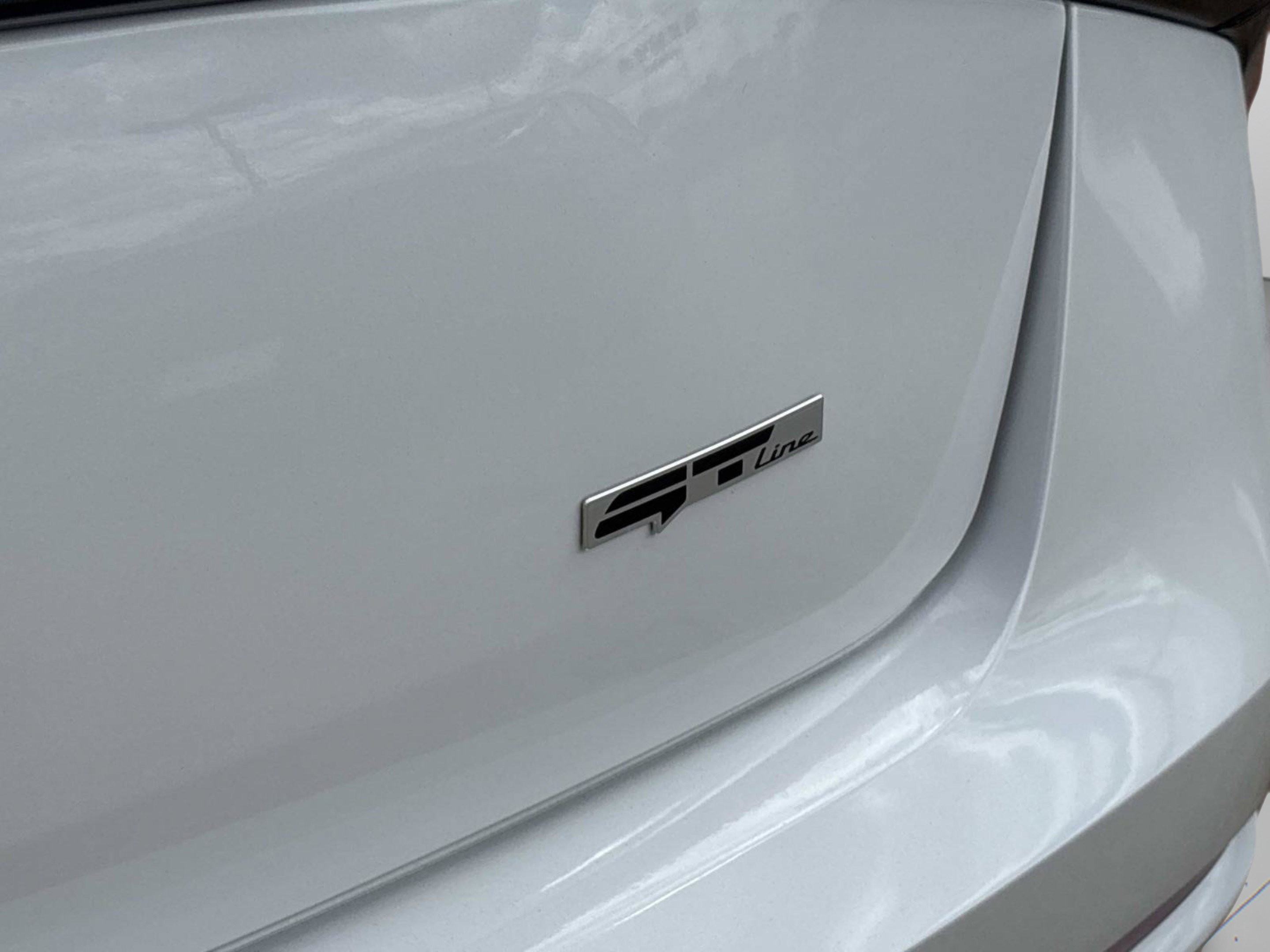 New 2027 Snow White Pearl Kia GT-Line image 33
