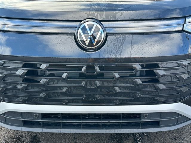 New 2026 Deep Black Pearl Volkswagen 2.0T S image 8
