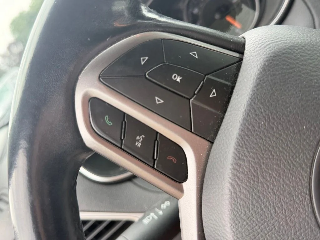 Used 2019 Gray Jeep Limited image 24