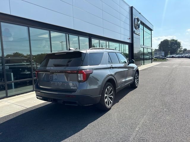 Used 2026 Gray Ford ST-Line image 3