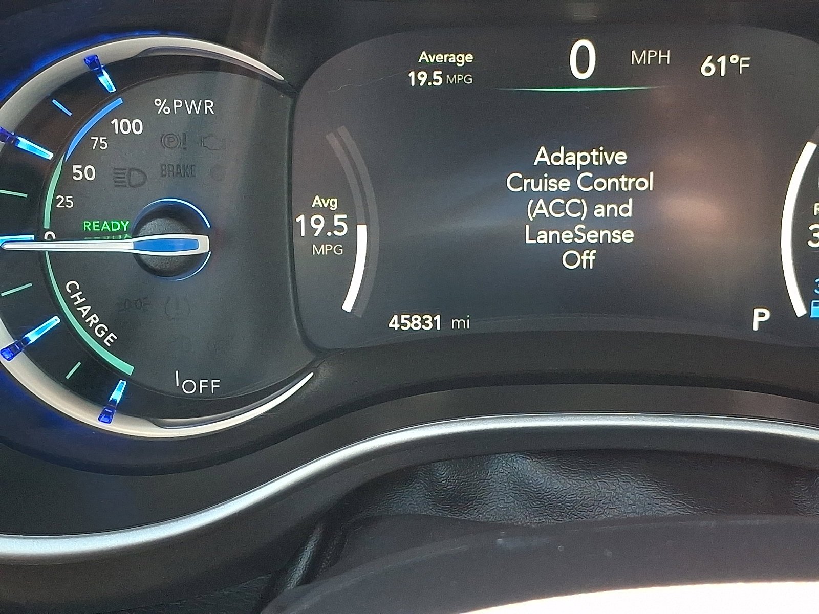 Used 2024 Silver Mist Clearcoat Chrysler Hybrid Select image 20