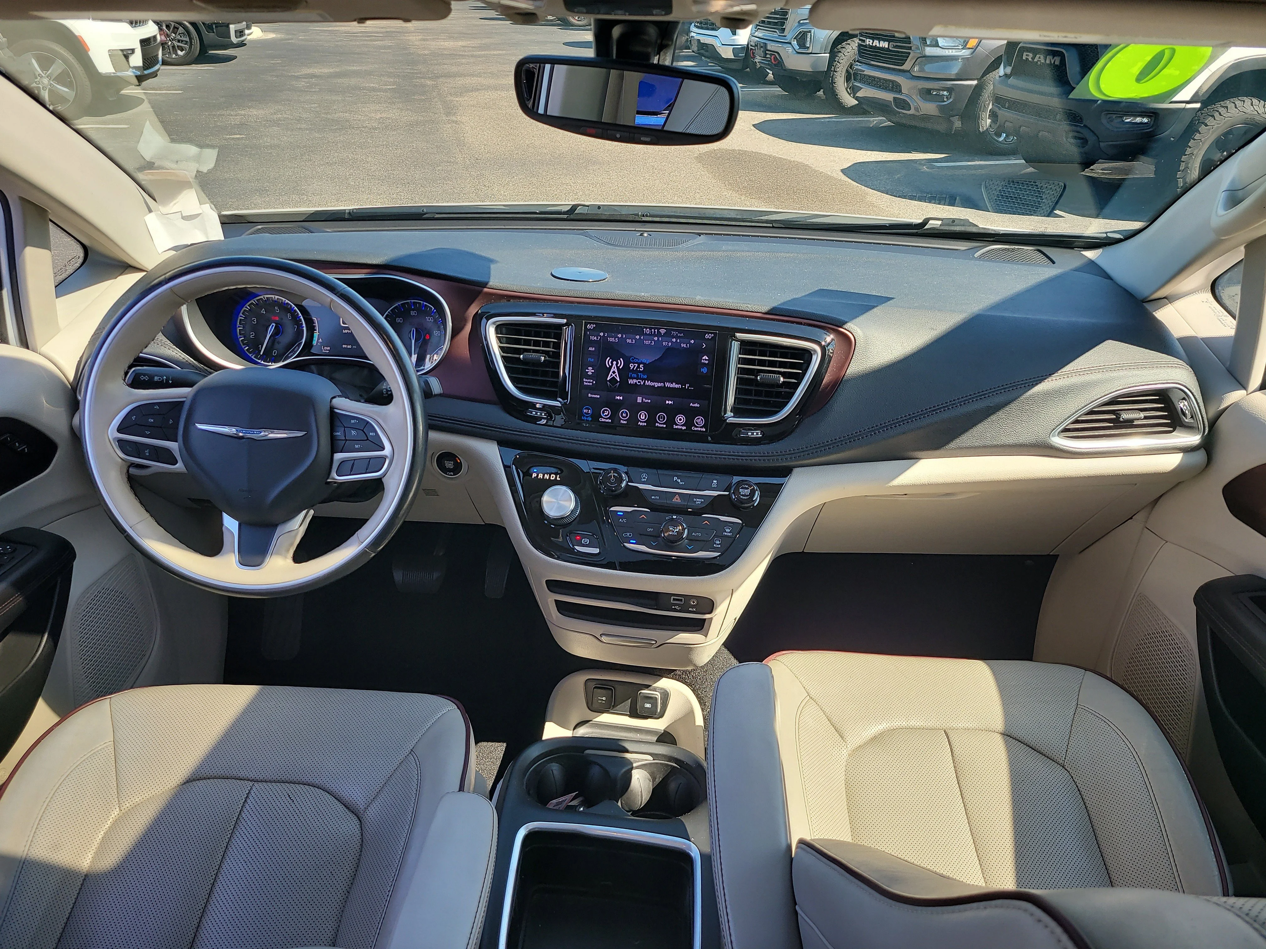 Used 2020 Bright White Clearcoat Chrysler Limited image 13