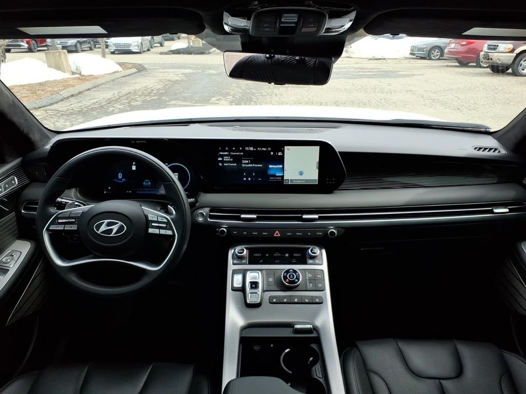 Used 2025 White Hyundai Calligraphy image 17