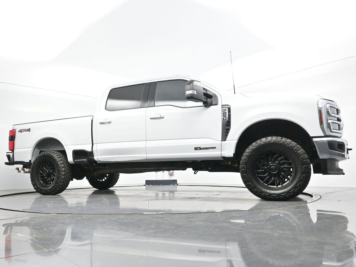 Used 2024 Oxford White Ford LARIAT image 37