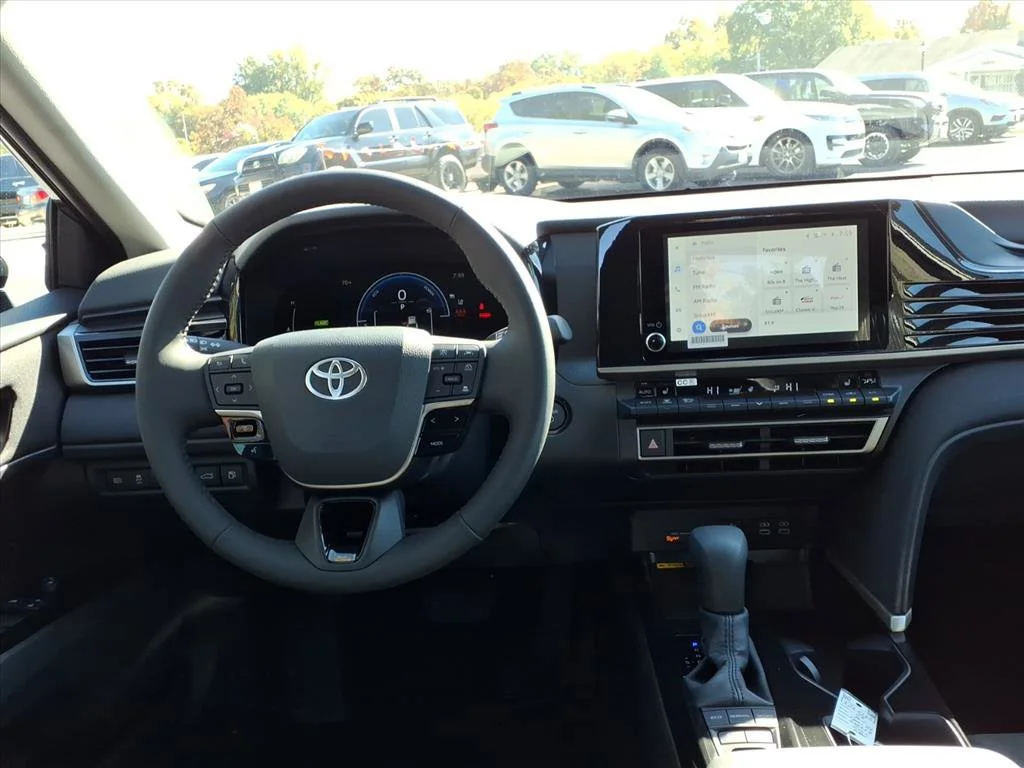 2026 Toyota Camry LE - Photo 3
