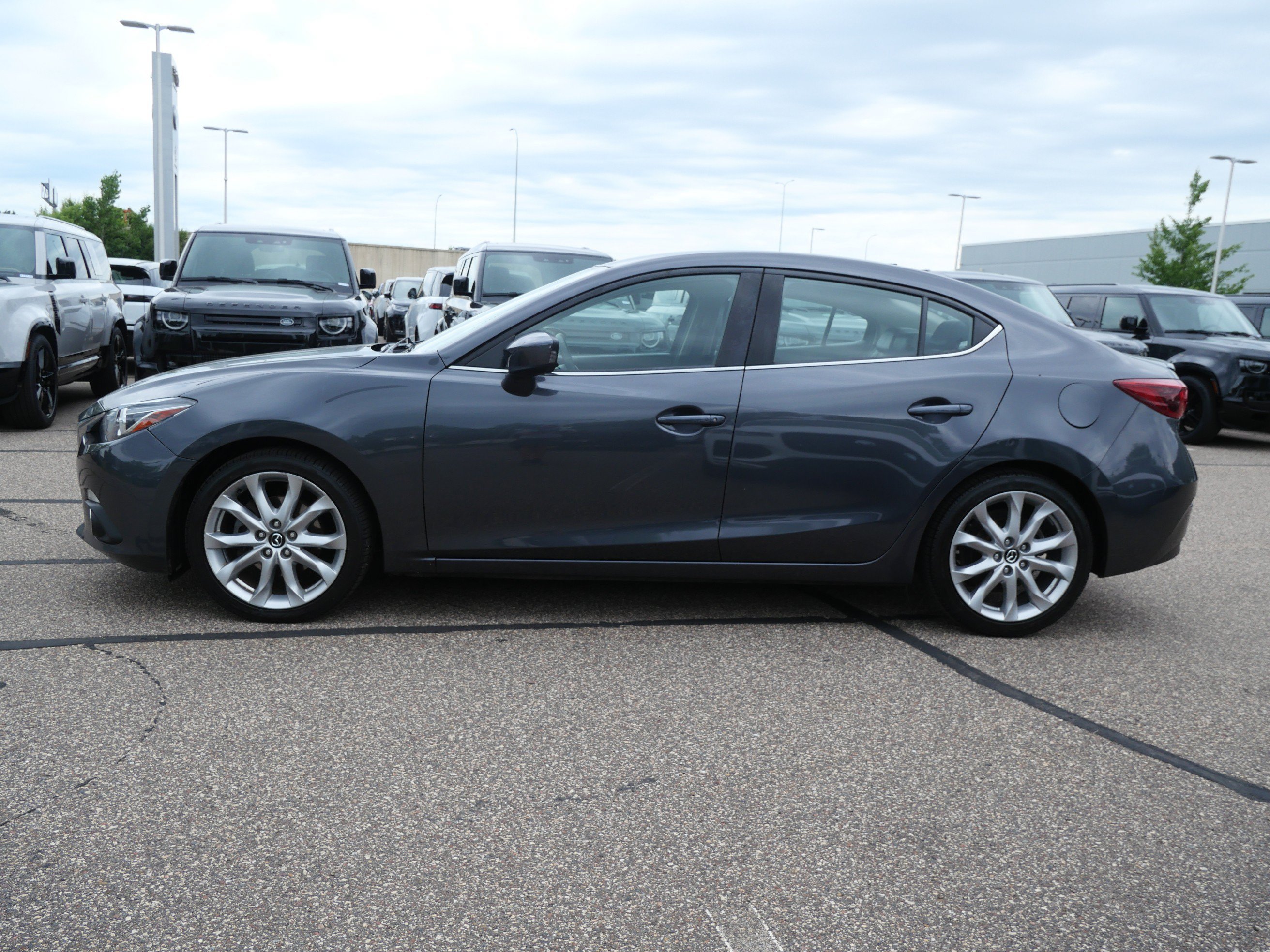 Used 2014 Mazda MAZDA3 s Touring with VIN JM1BM1V30E1143912 for sale in Minneapolis, Minnesota