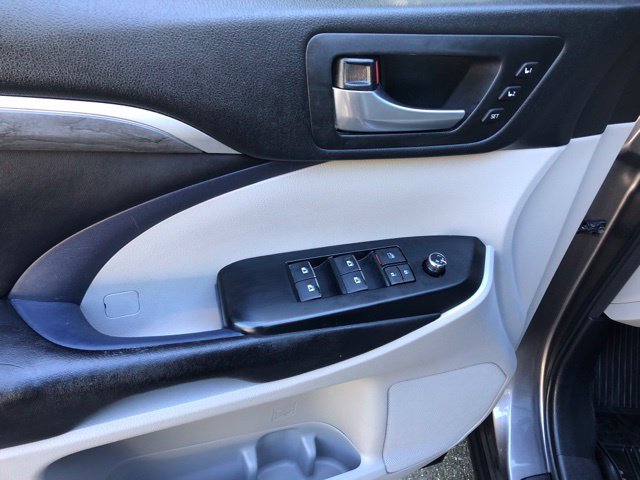 Used 2017 Predawn Gray Mica Toyota Limited Platinum image 22