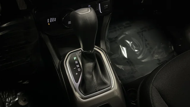 Used 2022 Slate Blue Jeep Latitude image 18