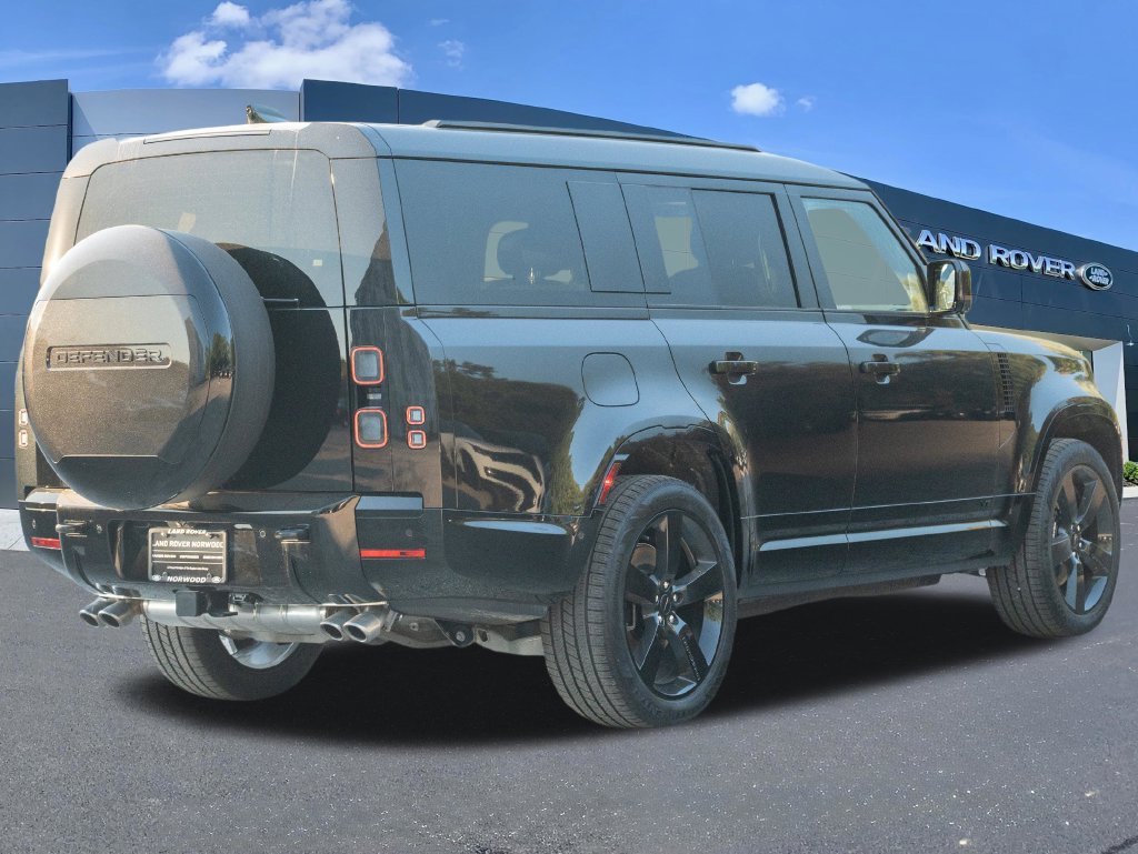 2026 Land Rover Defender V8 - Photo 4
