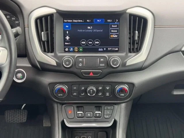 Used 2021 RED QUARTZ TINTCOAT GMC SLT image 13