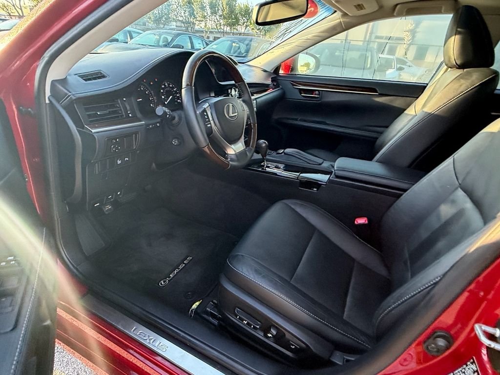 Used 2014 Red Lexus 350 image 11