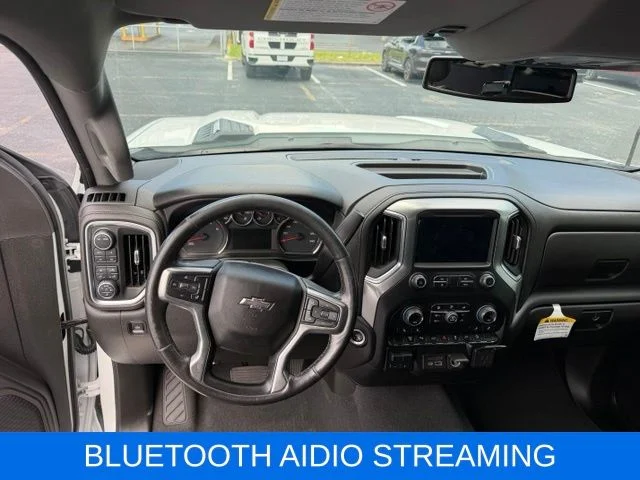 Used 2022 White Chevrolet LT image 9