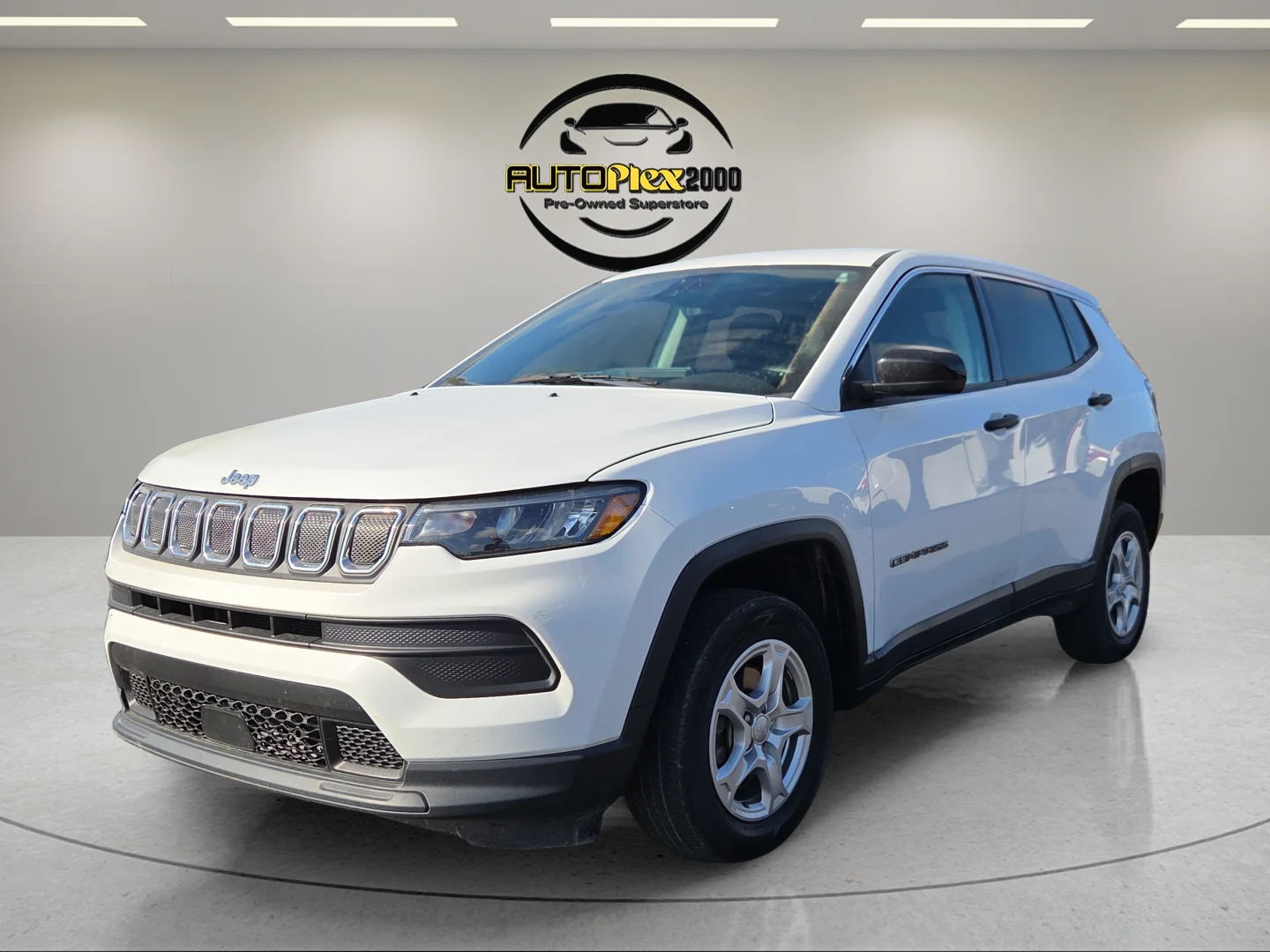 Used 2022 White Jeep Sport image 3