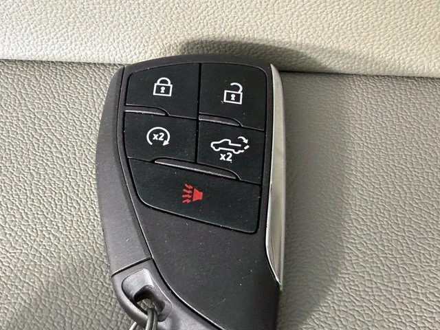 Used 2024  GMC SLE image 25