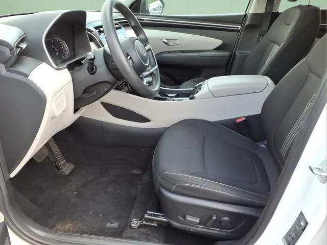 Used 2024 White Hyundai SEL image 15