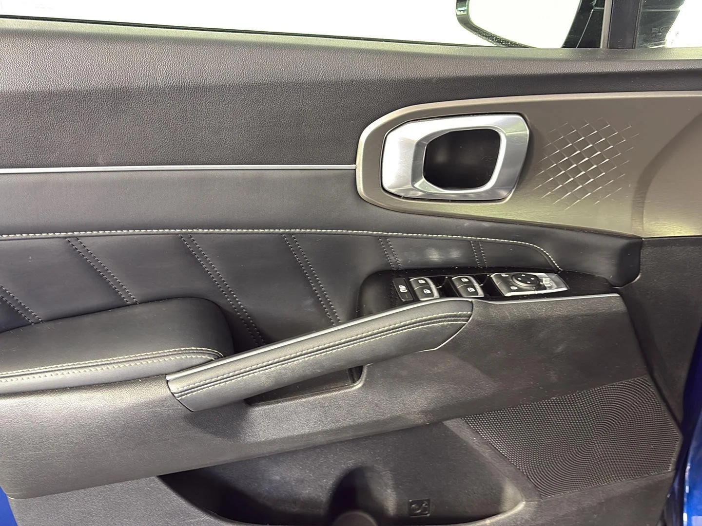 Used 2021 Sapphire Blue Kia SX image 26