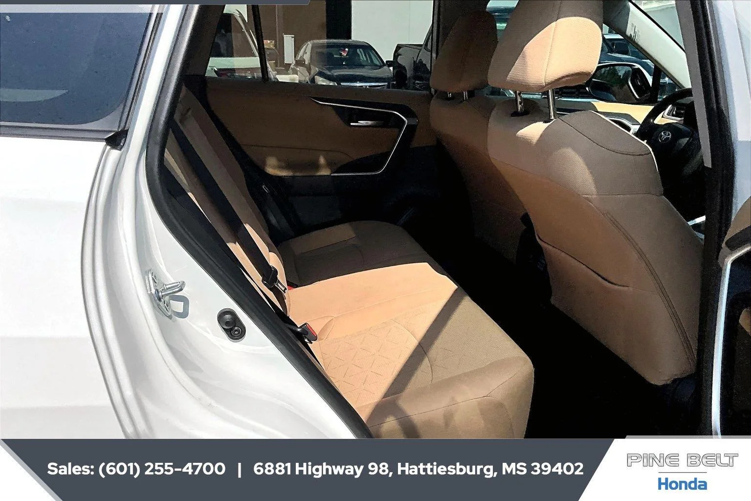 Used 2025 Ice Cap Toyota XLE image 3