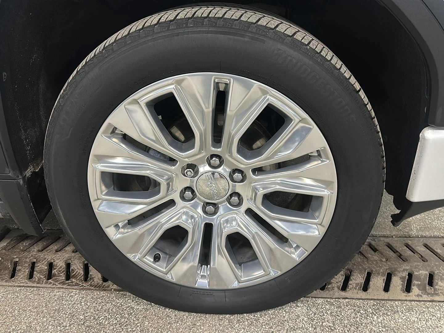 Used 2020 White Frost Tricoat GMC Denali image 9