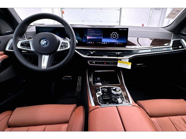 New 2026 Carbon Black Metallic BMW xDrive50e image 8