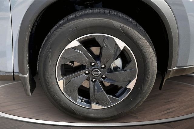 2026 Nissan Rogue SV - Photo 12