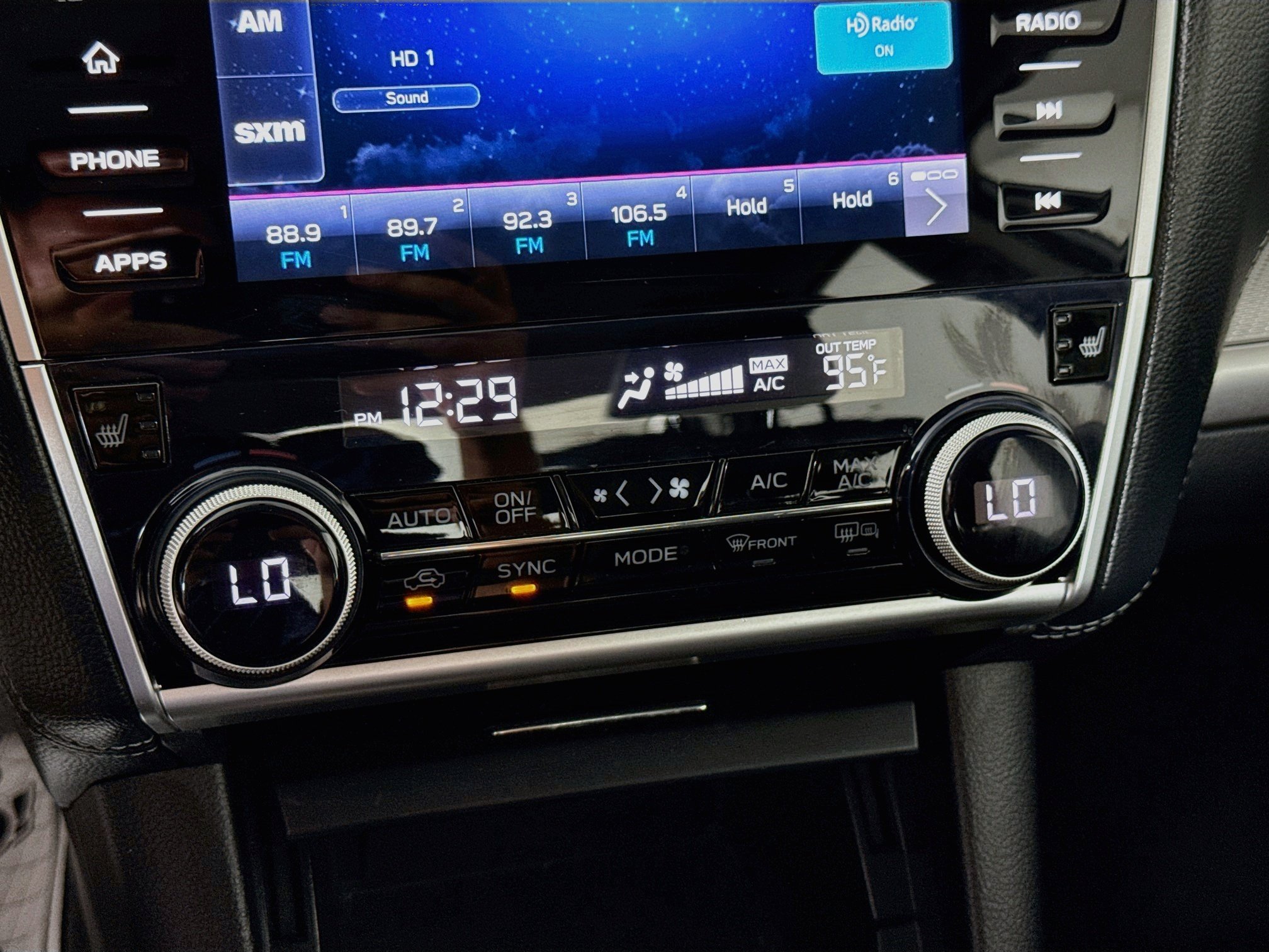 Used 2019 Ice Silver Metallic Subaru Premium image 18