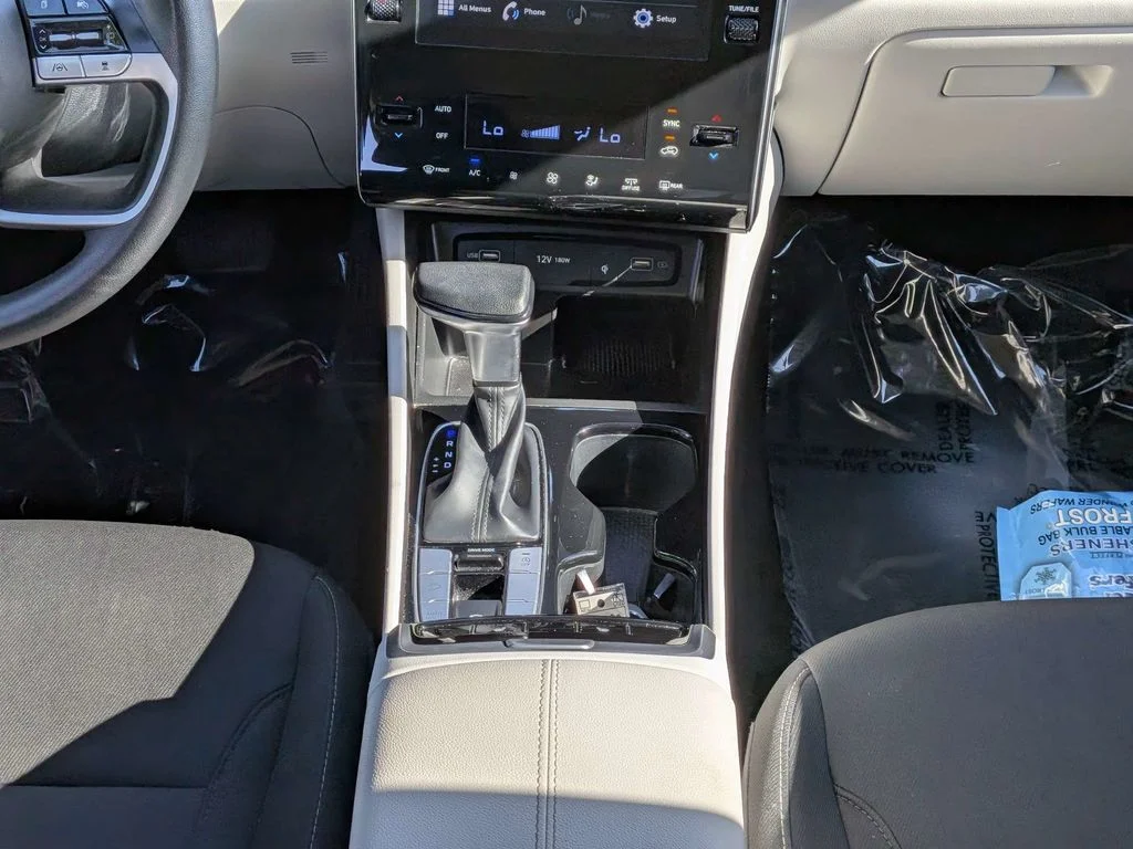 Used 2024 Black Hyundai SEL image 18