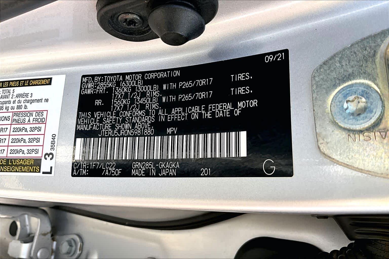 Used 2022 Classic Silver Metallic Toyota TRD Off Road Premium image 33
