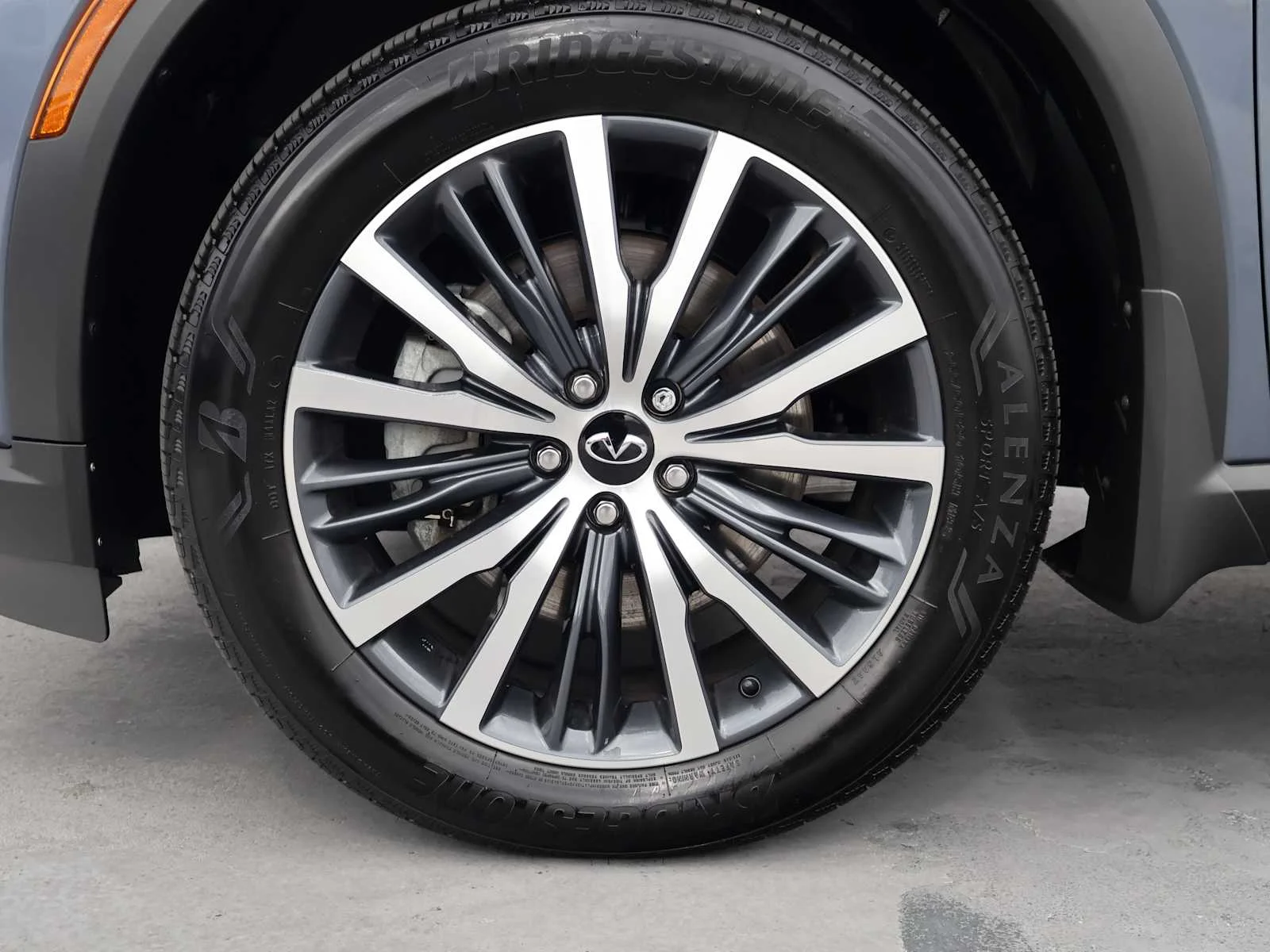 Certified Used 2025 Moonbow Blue/Black Obsidian INFINITI AUTOGRAPH image 15