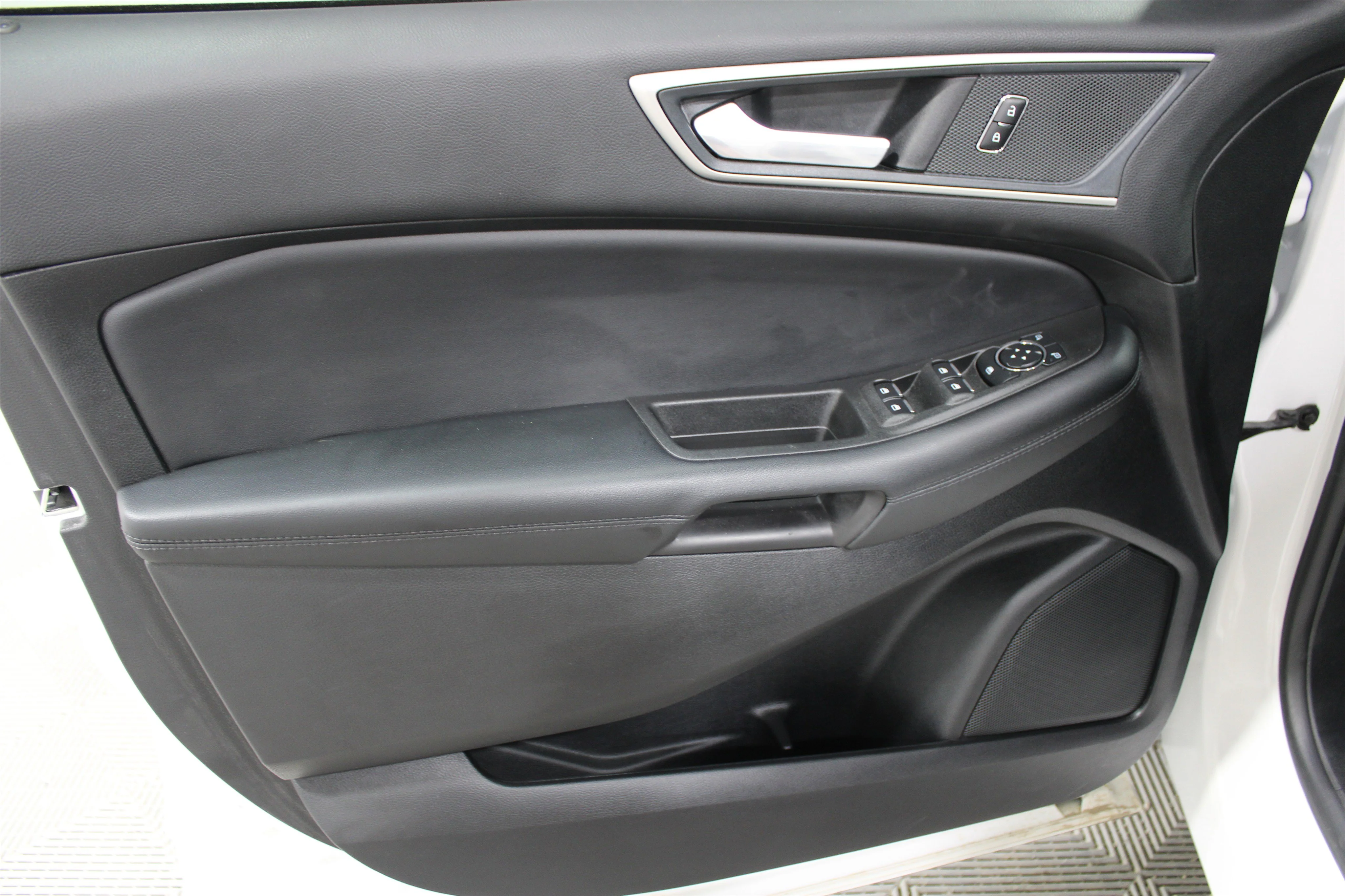 2024 Ford Edge SEL - Photo 6