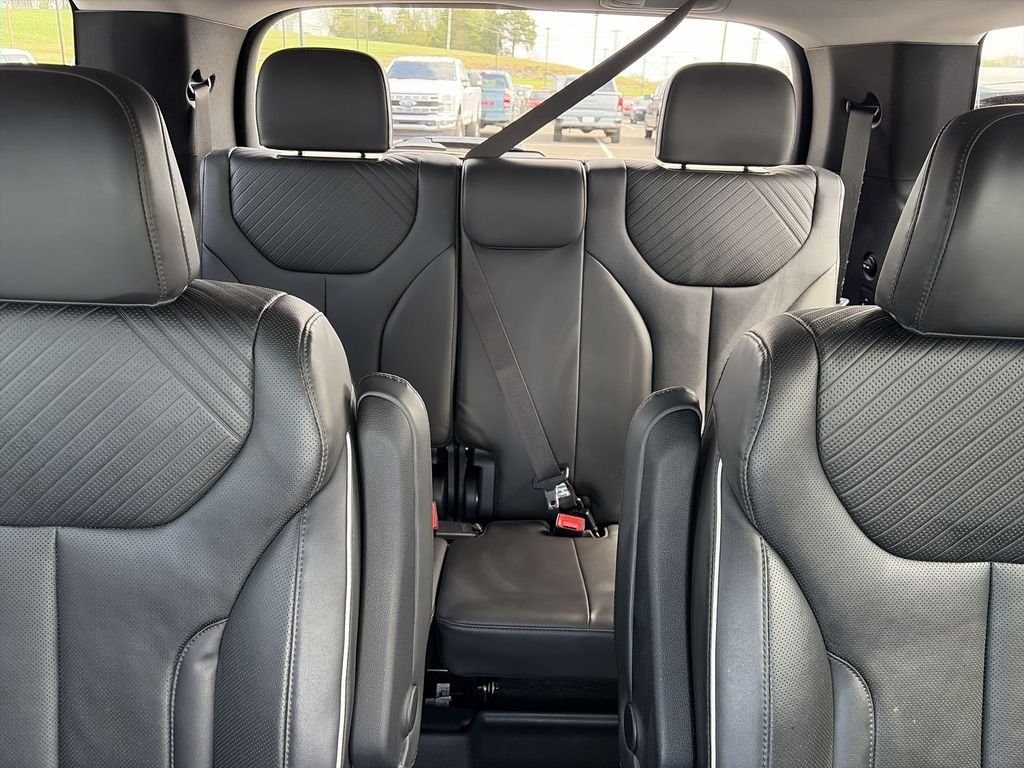 Used 2024 Silver Hyundai SEL image 24