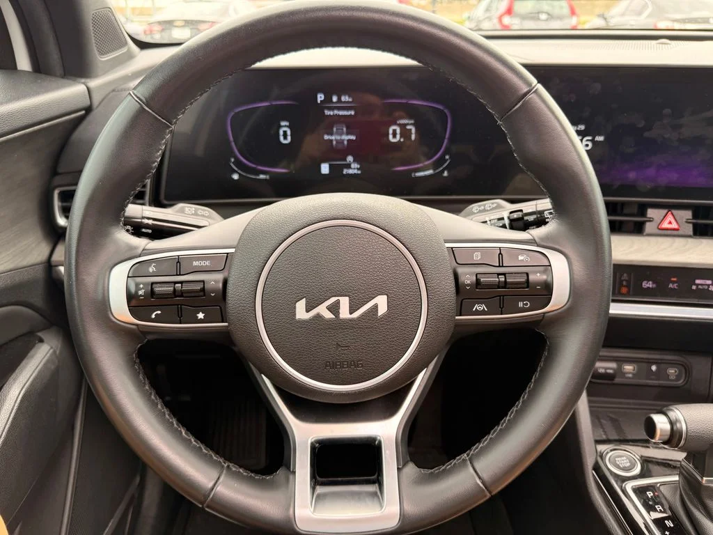 Used 2024 Glacial White Pearl Kia X-Line image 24