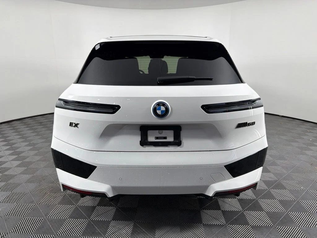 Used 2024 White BMW M60 image 6