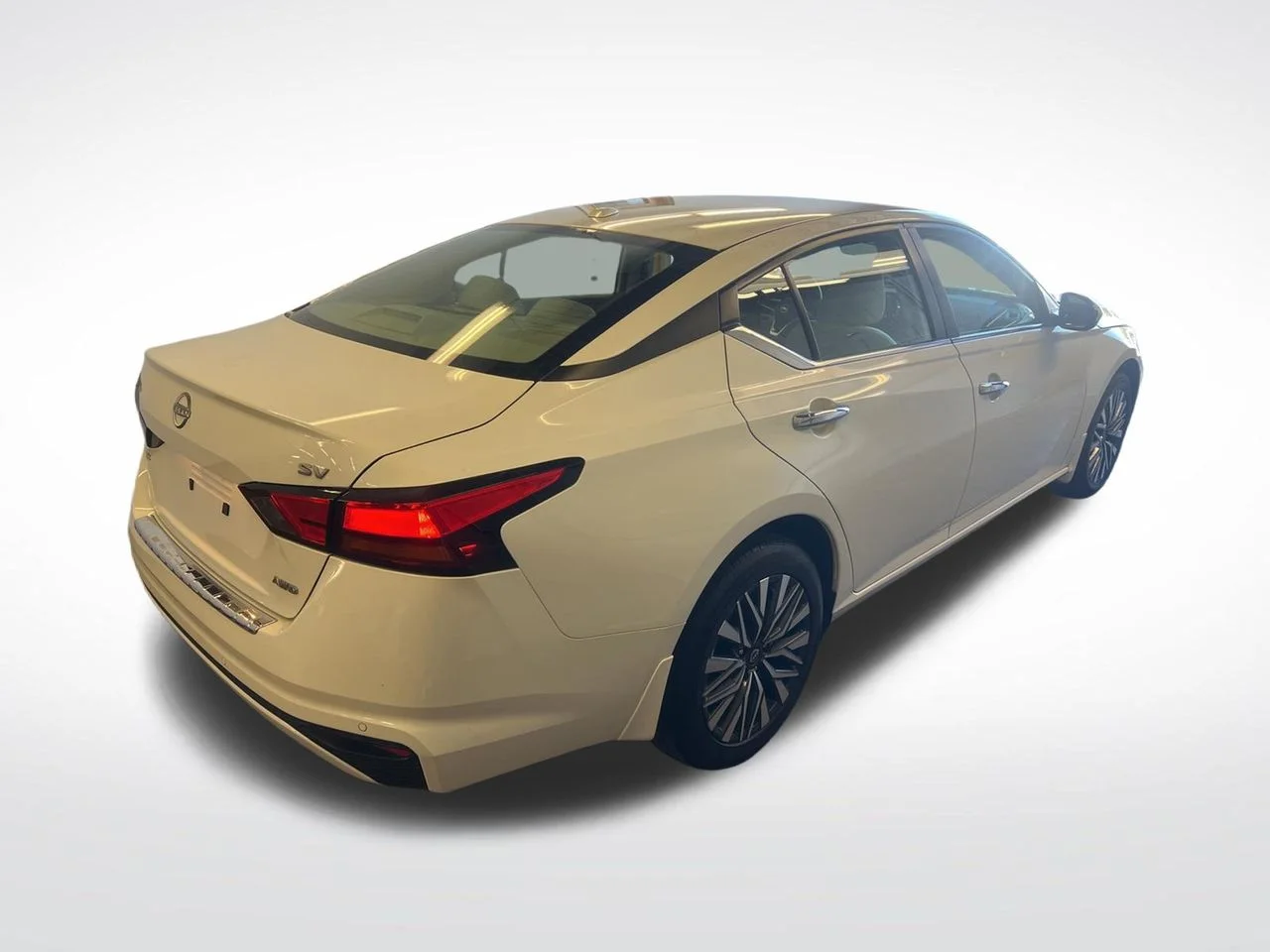 Used 2023 White Nissan 2.5 SV image 6