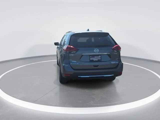 Used 2019 Gray Nissan S image 7