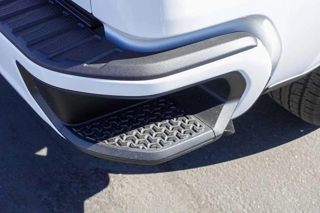 Used 2026 Summit White Chevrolet RST image 8