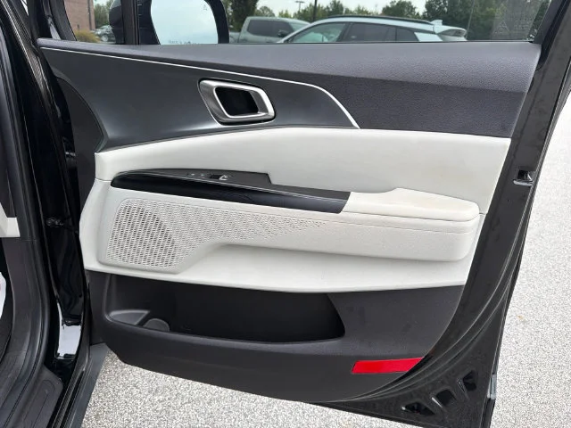 Used 2024 Black Kia LX Seat Package image 14