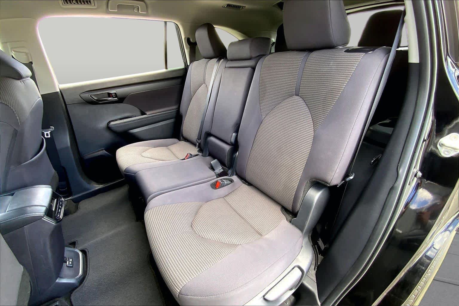 Used 2025 Midnight Black Metallic Toyota LE image 20